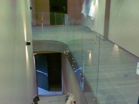 Cтеклянные ограждения для лестниц из моллированного стекла